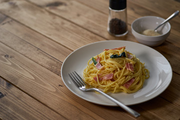 カフェのパスタランチ（カルボナーラ）