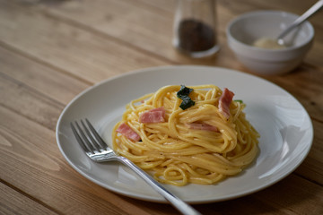 カフェのパスタランチ（カルボナーラ）