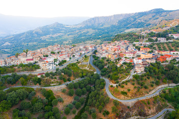 Fototapeta na wymiar Piccolo paese Careri in Calabria, vista aerea.