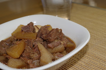 牛すね肉の煮込み
