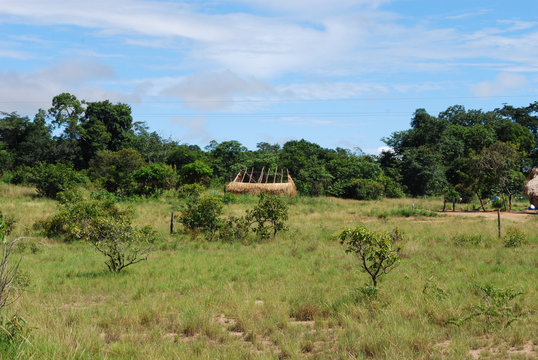 Construcci&oacute;n poblado Pemon, Estado de Amazonas  Venezuela