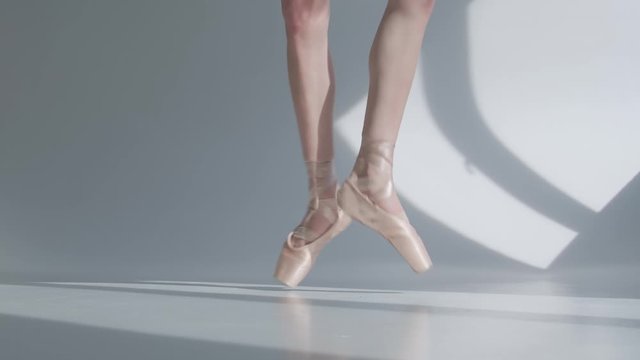 Ballerina On Pointe Images – Browse 77,849 Stock Photos, Vectors, and ...