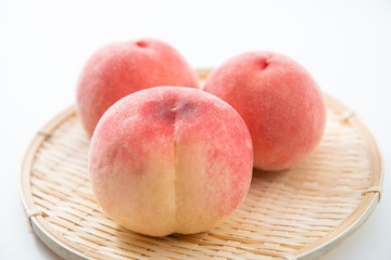 新鮮な桃

