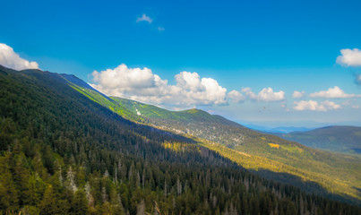 Fototapeta Piękny widok ze szczytu na okolicę. obraz
