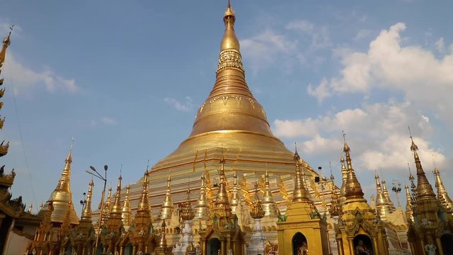 Shwedagon (or Golden Dagon) Pagoda, constructed more than 2600 years ago, a gilded stupa on Singuttara Hill, to the west of Kandawgyi Lake, and dominates the skyline in Yangon, Myanmar