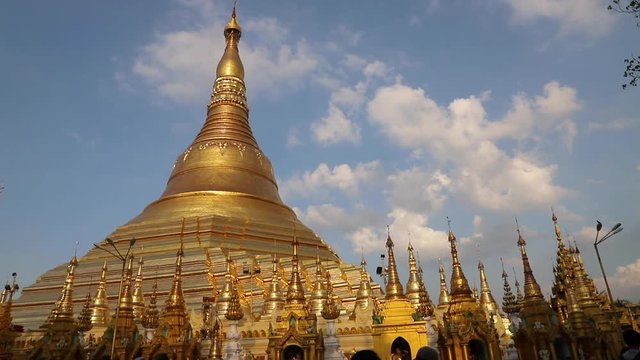 Shwedagon (or Golden Dagon) Pagoda, constructed more than 2600 years ago, a gilded stupa on Singuttara Hill, to the west of Kandawgyi Lake, and dominates the skyline in Yangon, Myanmar