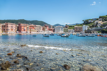 Fototapeta na wymiar The bay of the silence in Sestri Levante with many colorful facade
