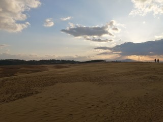 Fototapeta na wymiar sunset on the desert