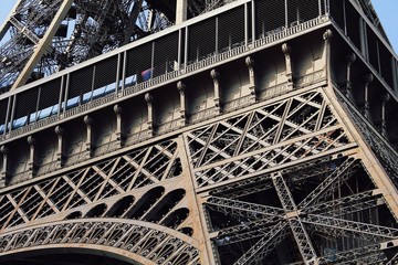 eiffel tower in paris