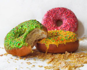 donas de distintos colores