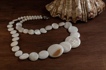 natural mother-of-pearl necklace