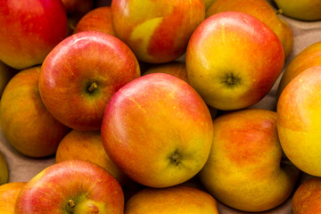 rote Äpfel