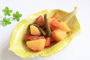 じゃがいもとさつま揚げの煮物