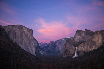 Naklejka na ściany i meble Yosemite National Park at Sunset