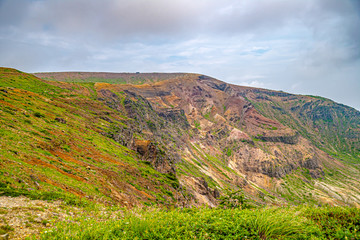 曇り空の蔵王お釜