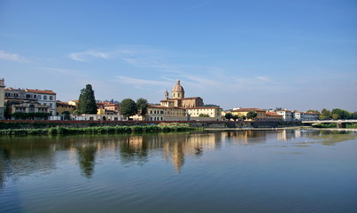 Fototapeta na wymiar Arno river in Metropolitan city Florence Tuscany capital