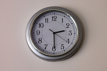 wall clock with time lapse