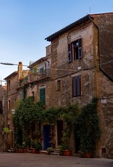 Altstadt von Pitigliano in der Toskana in Italien 