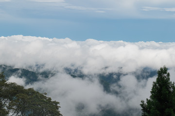 御嶽神社参道からみた眼下にかかる雲海