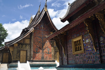 Fototapeta na wymiar Luang Prabangs colorul buddhist temples in Laos