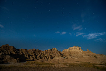 Fototapeta na wymiar Mountains and desert landscapes in Badlands South Dakota 