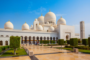 Fototapeta na wymiar Sheikh Zayed Mosque, Abu Dhabi
