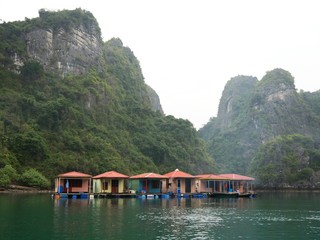 Fototapeta na wymiar Vietnam, Quang Ninh Area, Halong Bay or Ha Long Bay Unesco World Heritage Site, Vung Vieng Fishing Floating Village