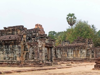 Fototapeta na wymiar Bakong Temple, Siem Reap Province, Angkor's Temple Complex Site listed as World Heritage by Unesco in 1192, built in 881, Cambodia
