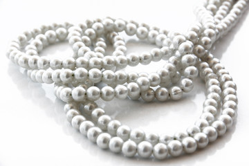 stylish and stylish decorative necklace