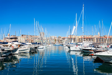 Fototapeta na wymiar Old Port in Marseille, France