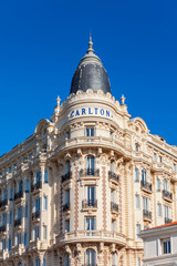 Carlton Hotel in Cannes, France - obrazy, fototapety, plakaty