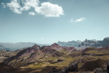 Obraz na płótnie Canvas Views of the mountains of the pyrenees