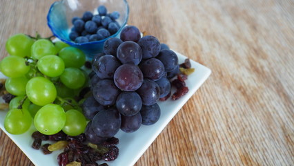 干しぶどうとぶどうとブルーベリーとマスカット