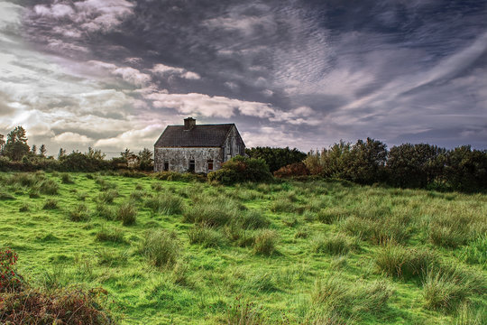 Abandoned house in the Irish countryside