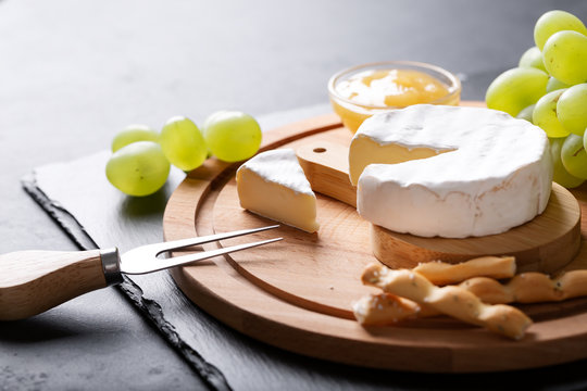 Different sorts of cheese on backround