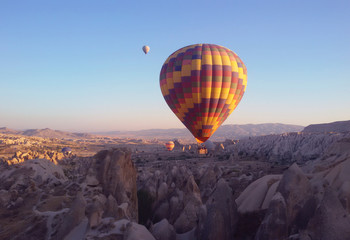 hot air balloon over cappadocia turkey