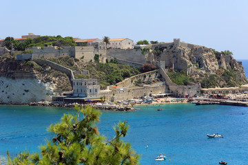 Fototapeta premium Puglia isole Tremiti : castello dell'isola di San Nicola