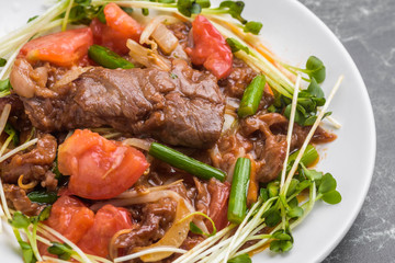 トマトと肉の炒め物