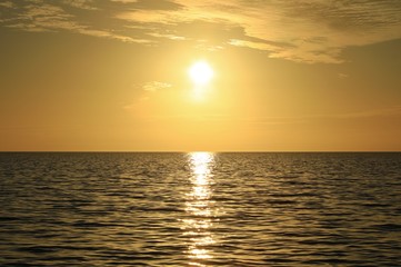 Fototapeta premium Sunlight and reflection on the water