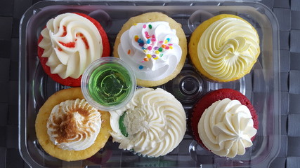 cupcakes and jello