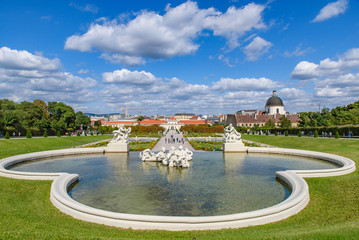 Lower Belvedere and gardens, a Baroque palace in Vienna, Austria - obrazy, fototapety, plakaty
