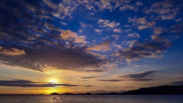 P&ocirc;r do Sol - Baia da Babitonga - S&atilde;o Francisco do Sul - Santa Catarina - Brasil