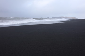 アイスランドのブラックサンドビーチ