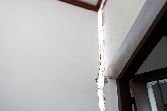 The Cracked Cement Wall Texture In The House,cracking Separation Of The Concrete Ceiling From Subsidence Ground,problems With Non-standard Home Renovations,repair Or Extension Of Substandard Buildings