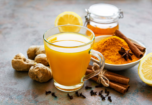 Energy drink with turmeric