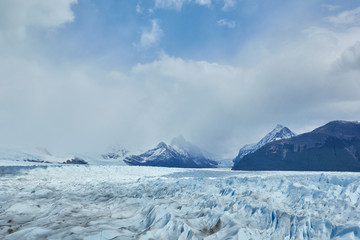 Fototapeta na wymiar lago en el Glaciar Perito Moreno, Argentina