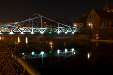 Nocny widok na most Tumski we Wrocławiu © art3emis