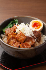 豚の角煮丼