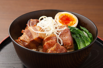豚の角煮丼