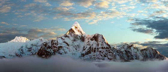 Mount Ama Dablam on the way to Everest Base Camp
